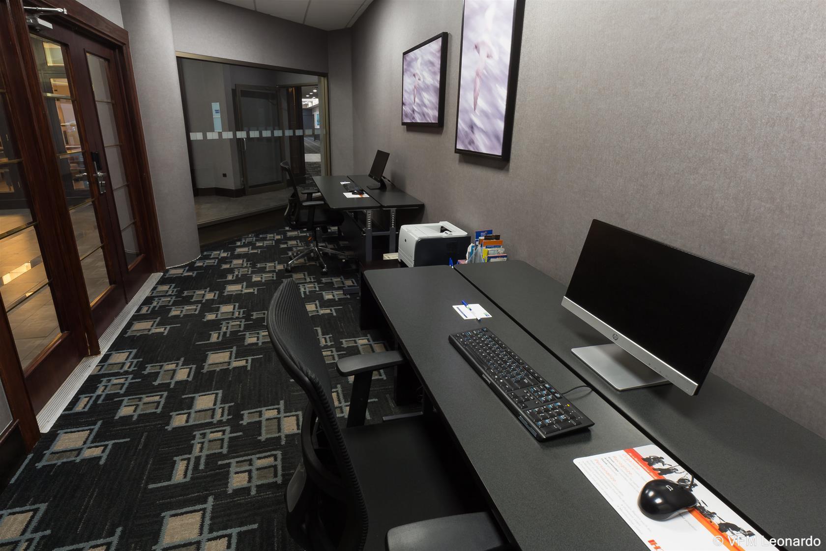 Holiday Inn Express Edmonton Downtown By Ihg Екстериор снимка