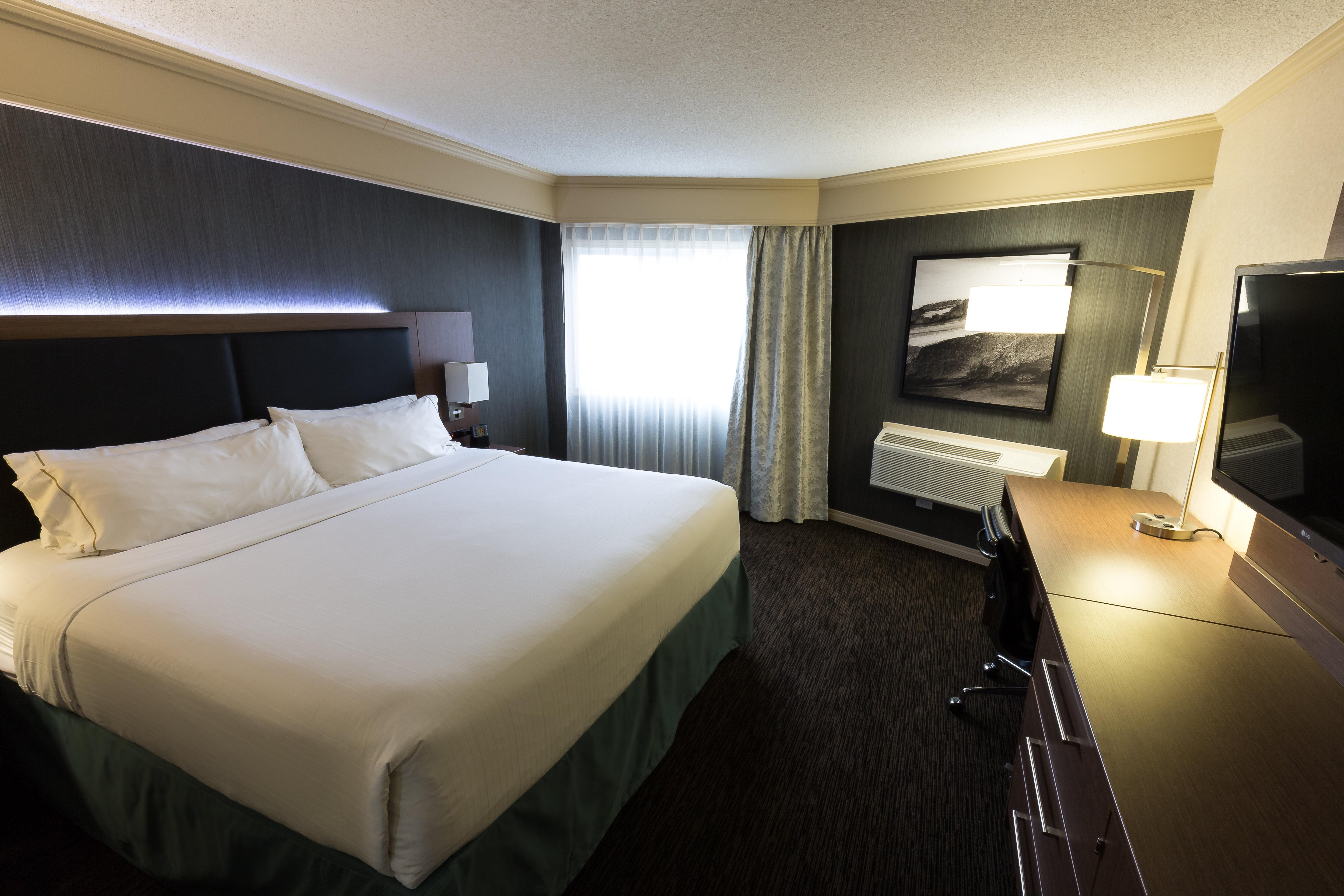 Holiday Inn Express Edmonton Downtown By Ihg Екстериор снимка