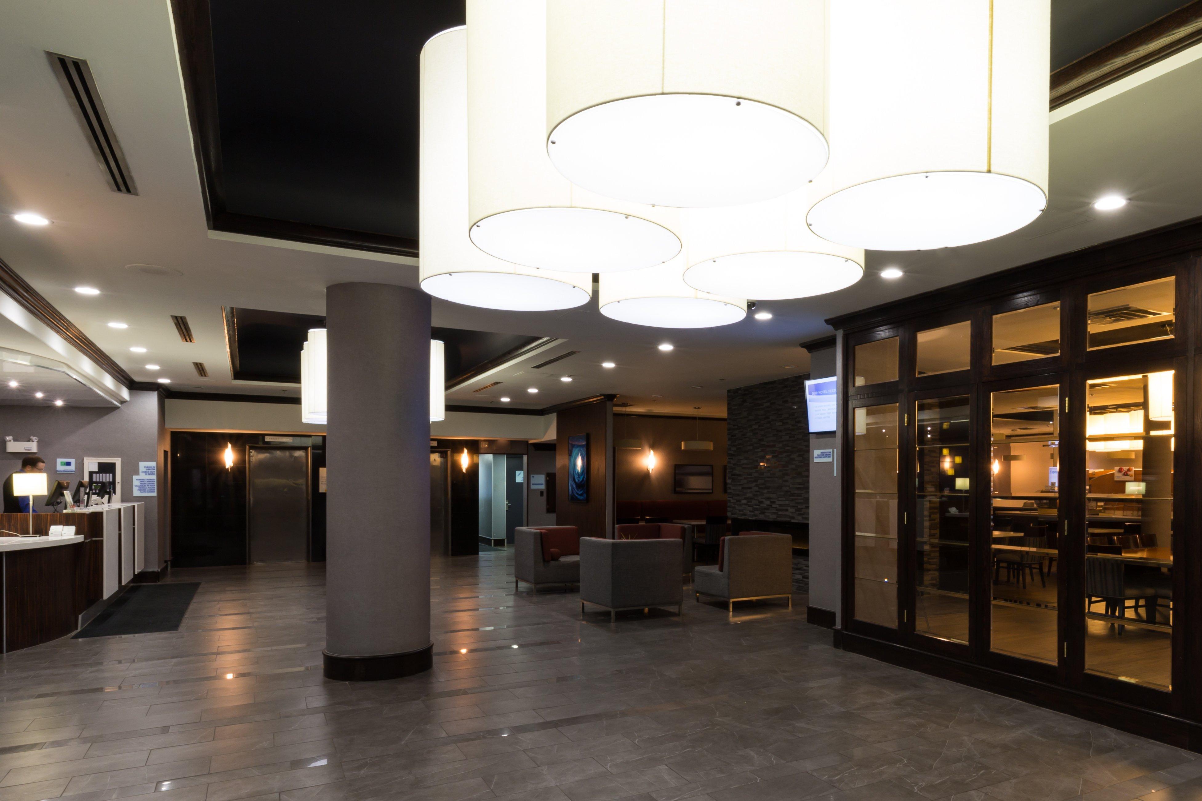 Holiday Inn Express Edmonton Downtown By Ihg Екстериор снимка