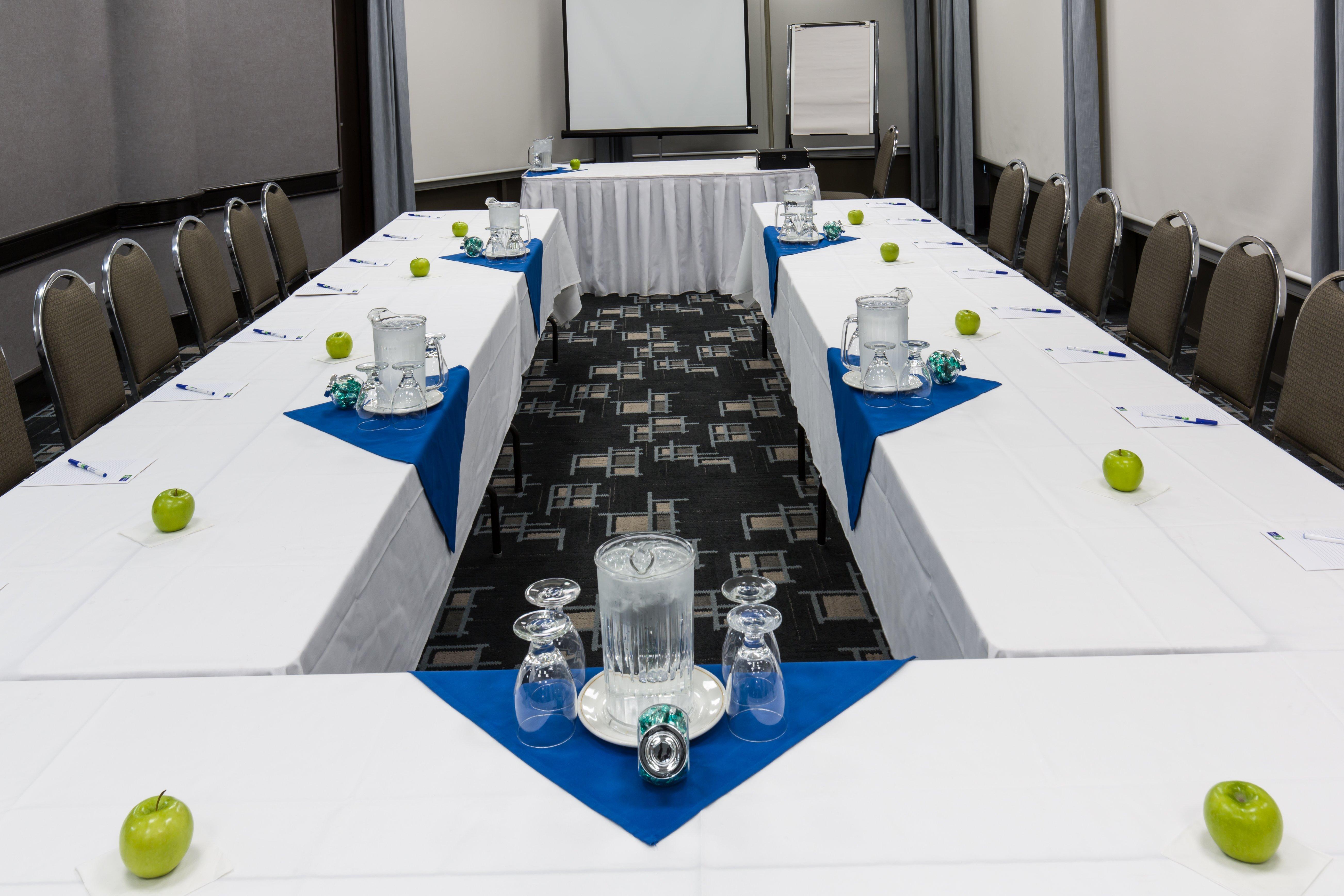 Holiday Inn Express Edmonton Downtown By Ihg Екстериор снимка