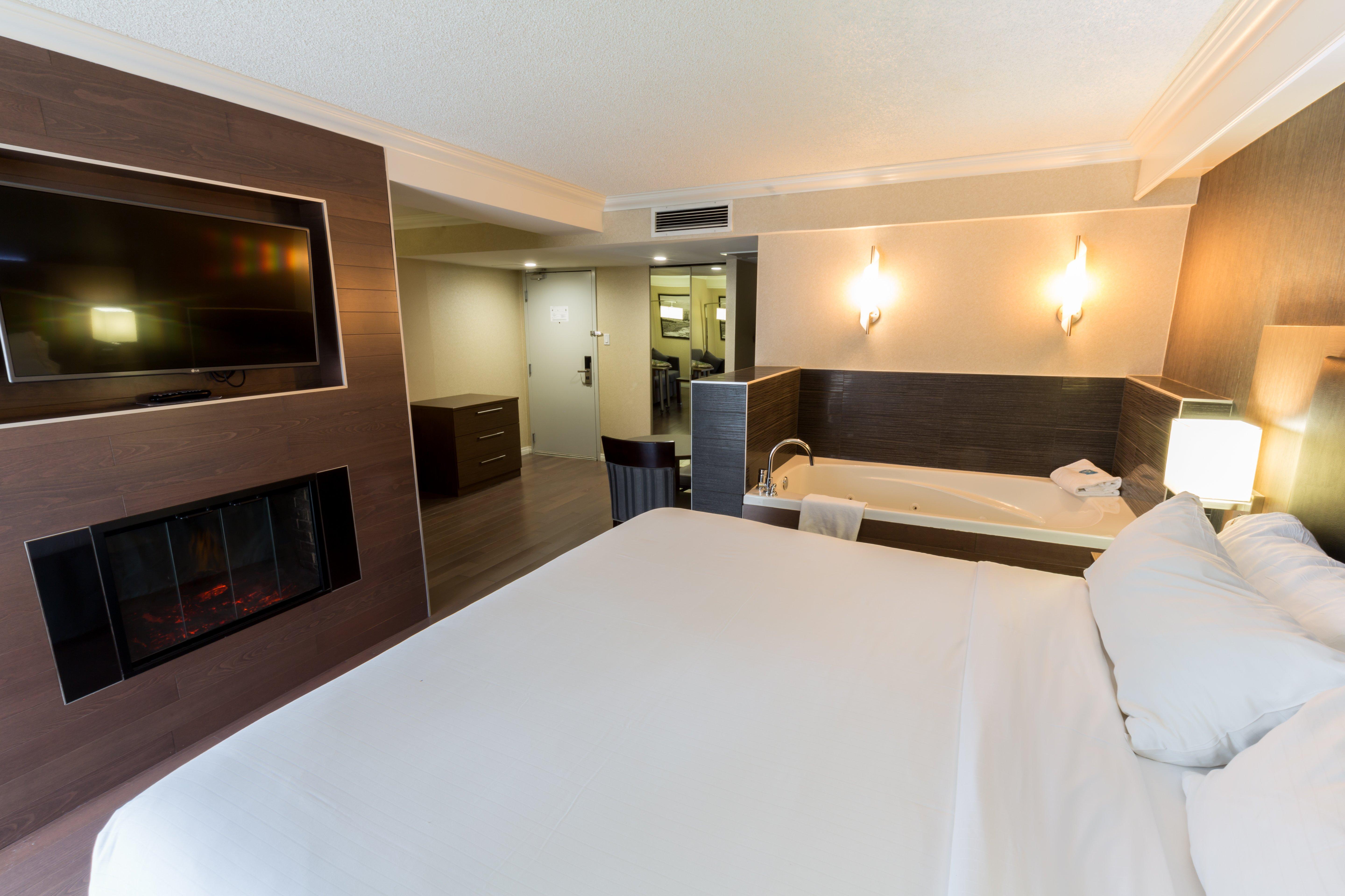 Holiday Inn Express Edmonton Downtown By Ihg Екстериор снимка