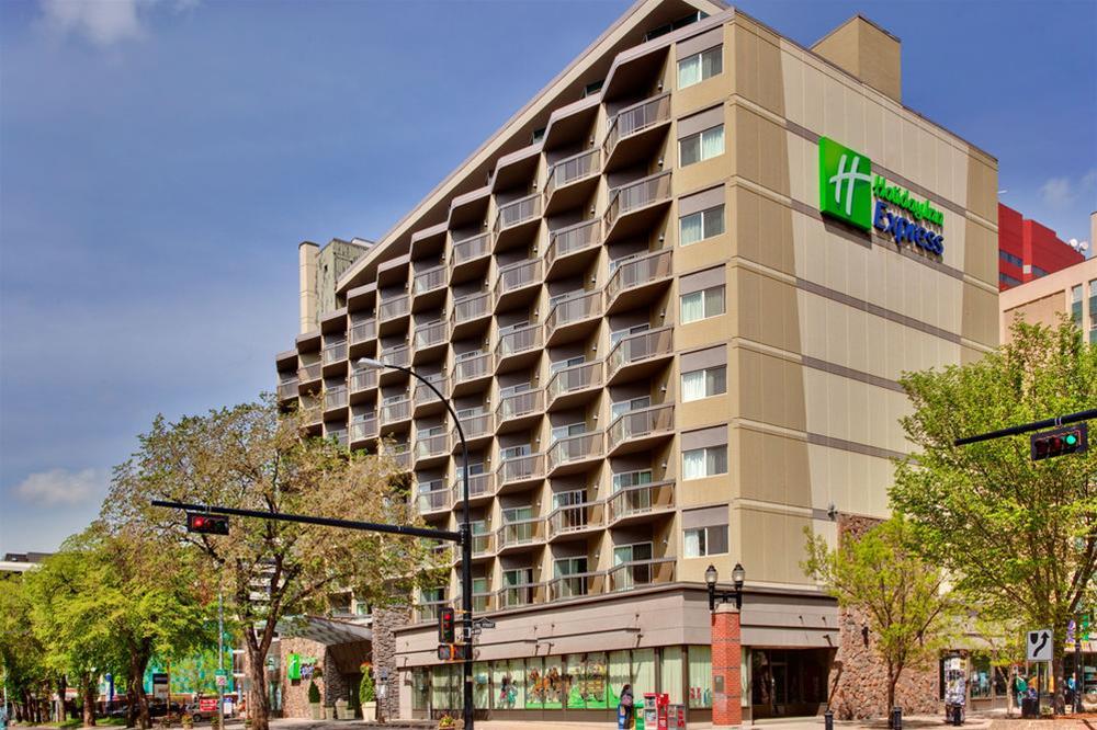 Holiday Inn Express Edmonton Downtown By Ihg Екстериор снимка