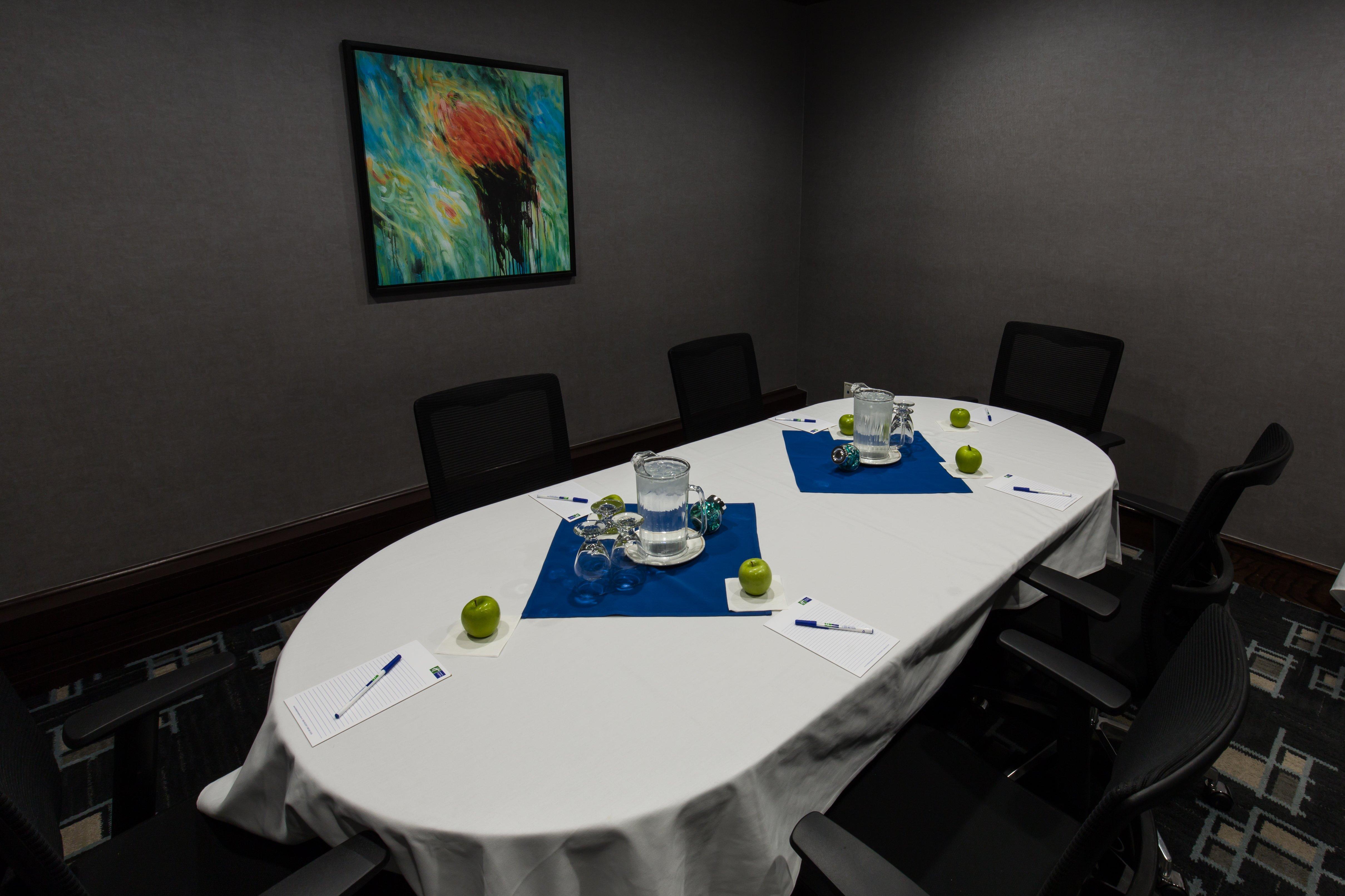 Holiday Inn Express Edmonton Downtown By Ihg Екстериор снимка