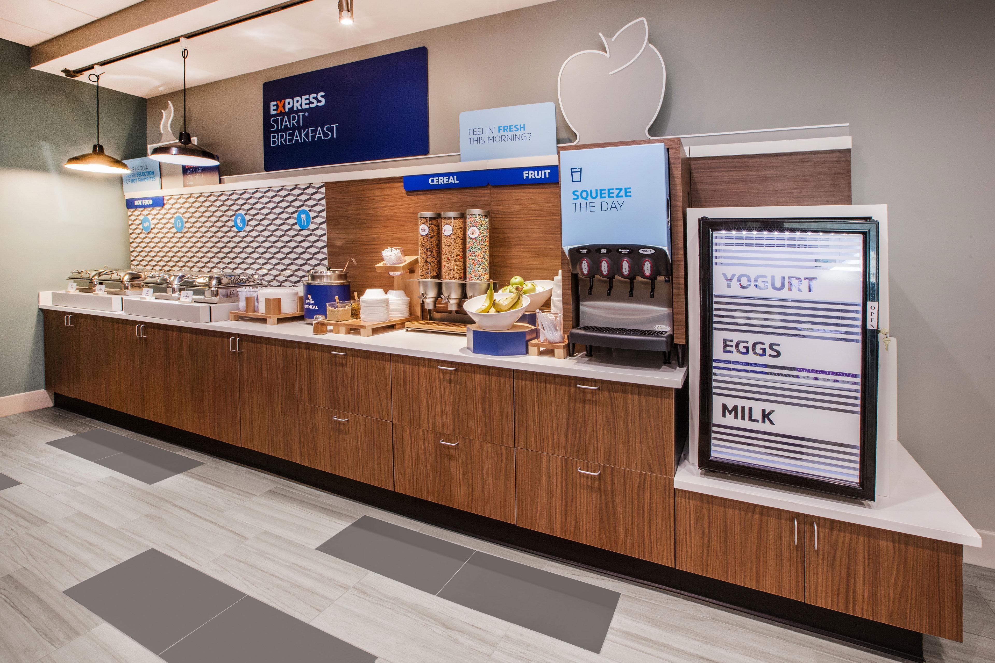 Holiday Inn Express Edmonton Downtown By Ihg Екстериор снимка