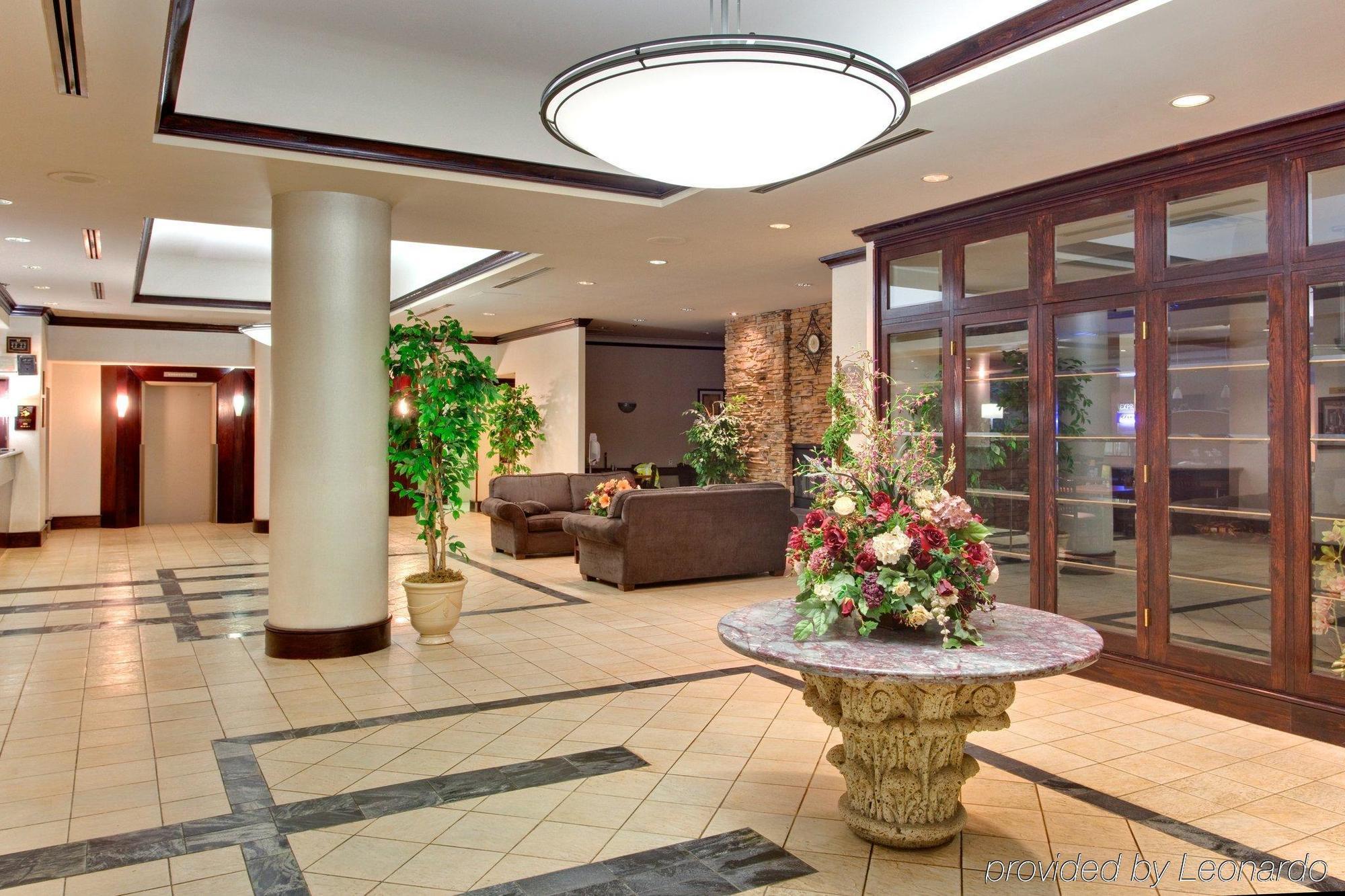 Holiday Inn Express Edmonton Downtown By Ihg Екстериор снимка